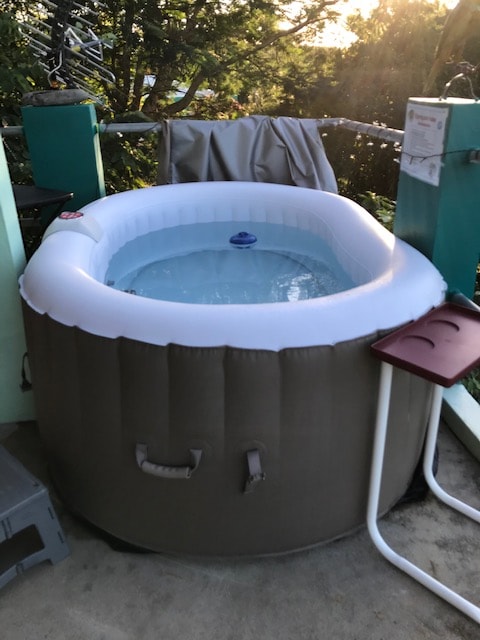 La Paloma private solar heated tub